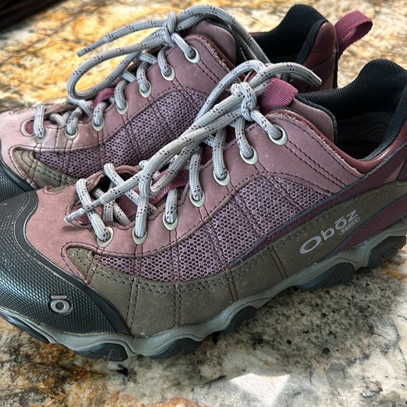 Women’s OBOZ hiking shoes, size 9 1/2 - Picture 2 of 8